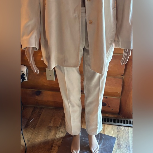 Vintage BCBG Suit Set Cream - Picture 3 of 12